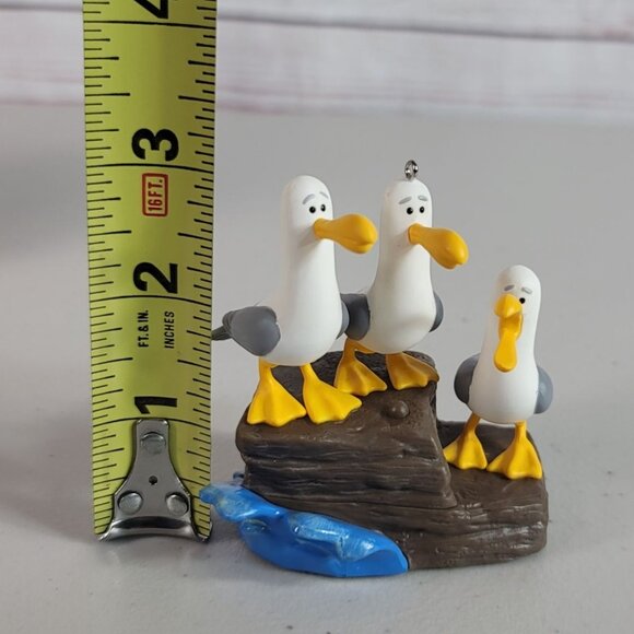 Hallmark Christmas Ornament Finding Nemo Mine! Mine! Mine! Magic 2018 WORKS - Picture 10 of 13